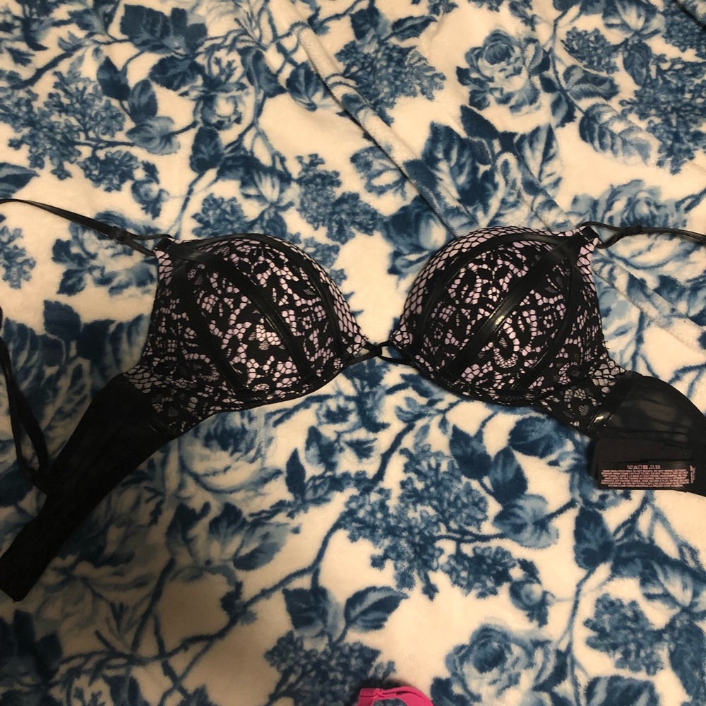 Victoria Secret Bombshell Plunge Bra